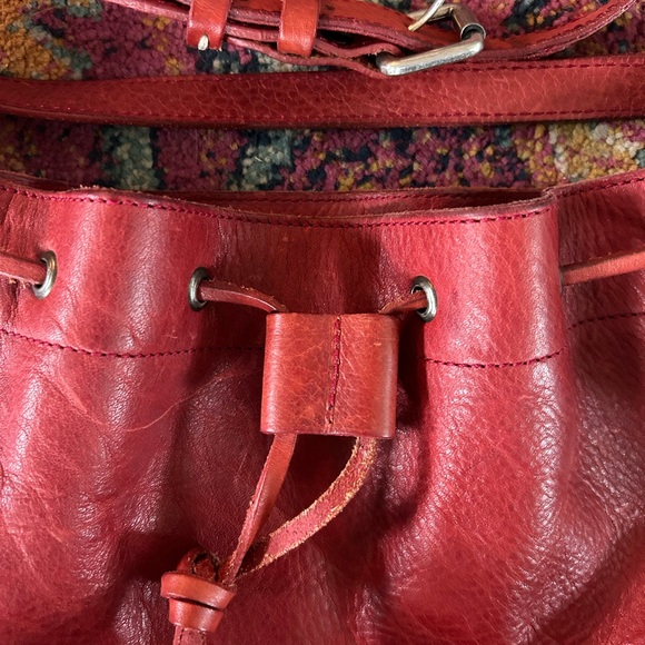 Will Leather Goods | Women’s Red Pebbled Leather Drawstring Hobo Crossbody Bag - Picture 9 of 15